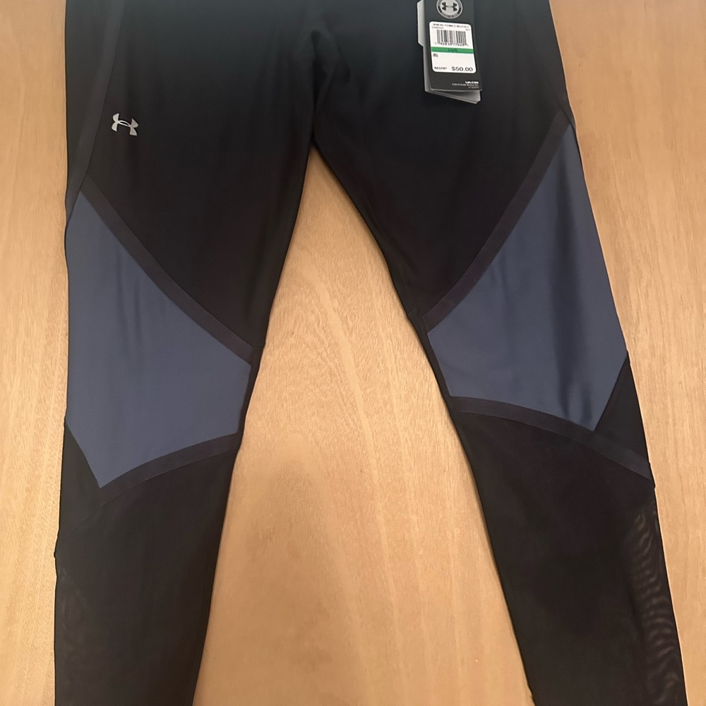 Under Armor Women's Large Workout Pants!